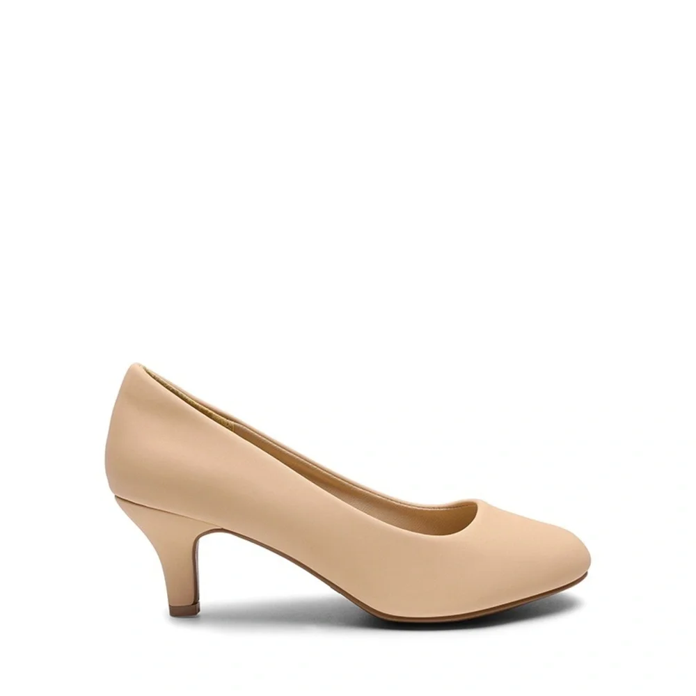 Dream Pairs Comfy Round Tor Low Heel Pumps - Nude/Nubuck - sz 9.5 - New in Box
